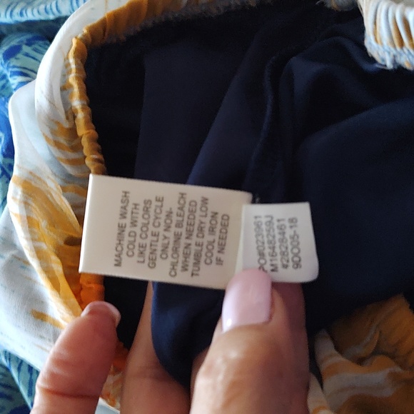 John Paul Richard women's blouse. - Picture 6 of 7